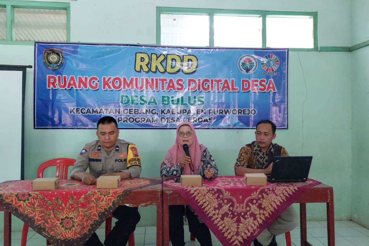 SOSIALISASI PEMBENTUKAN RUANG KOMUNITAS DIGITAL DESA BULUS