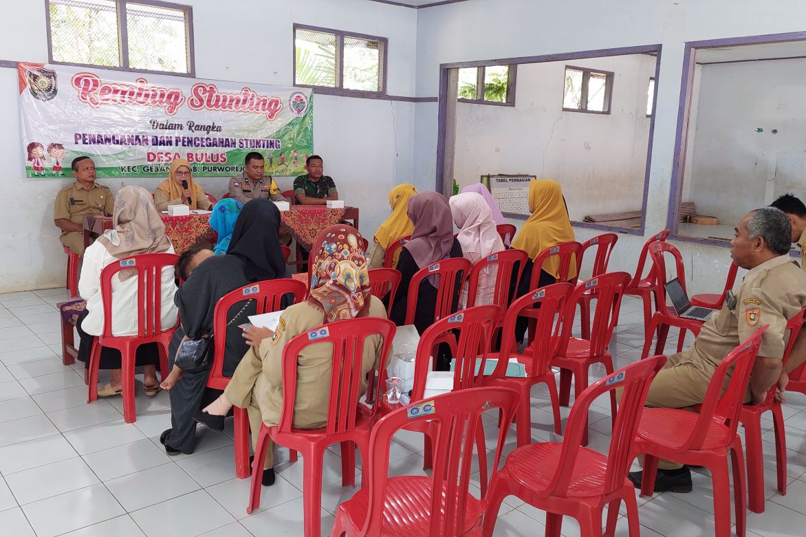 MENGURANGI RESIKO GIZI BURUK PADA ANAK, DESA BULUS MELAKSANAKAN REMBUG STUNTING