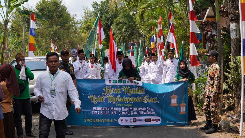 DALAM RANGKA PERINGATAN MAULID NABI MUHAMMAD SAW, DESA BULUS MENGADAKAN KIRAB MAULID